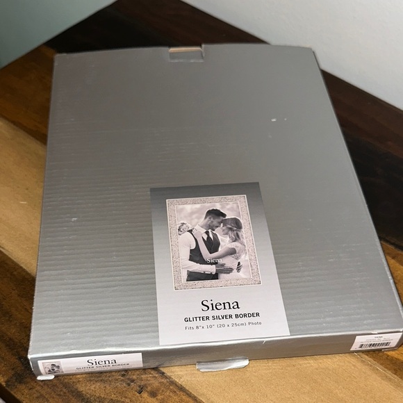 Glittering Silver Picture Frame - Picture 5 of 5